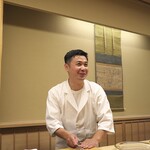 道人 - 多分なんかギャグ言ってみんなを笑わせてる。