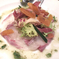 フィオレンティーナ - 本日の白身魚のカルパッチョ 季節野菜 ボッタルガ。