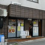 Kaminari - 先日から松戸でまだ来訪していないラーメン店を回っていますが、今回は二郎インスパイヤラーメンが楽しめる「雷　松戸駅東口店」へ。
      