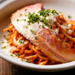 炙りベーコンとトリュフバターのナポリタン