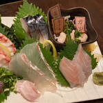 Sendonokiwami Uomotsu - 肉と魚混合の刺盛り