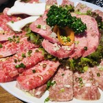 ハヌリ 新宿東口ゴジラ通り店 - 