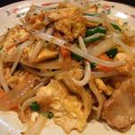 福建家庭料理 旬の香 - 「ふんわり玉子の 肉野菜炒め」：フワッフワッの玉子とシャキシャキ野菜がコクウマ～♪