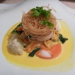 ビストロ ダイア - お魚料理　帆立とアサリ　サフランソース美味～