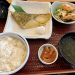 築地食堂 源ちゃん - 銀ひらす西京焼と鶏の唐揚げ定食
