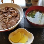 うどん屋池澤湯 - 味噌汁と漬物付き