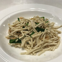 揚州名菜 秦淮春 - 干し海老とニラと押し豆腐の塩味炒め