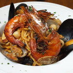 Lots of seafood♪Luxurious pescatore linguine