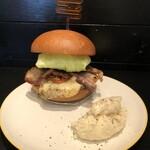 ICON - ペッパーペッパーペッパーペッパーベーコンバーガー¥1950