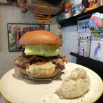 ICON - ペッパーペッパーペッパーペッパーベーコンバーガー¥1950