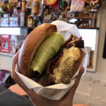 ICON - ペッパーペッパーペッパーペッパーベーコンバーガー¥1950