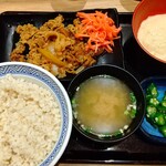 Yoshinoya - 牛皿麦とろ御膳