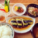 Cafe&Salon 니이나 - 니나 런치(고기가 가득한 가지 튀김)