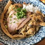 ラーメン イッケン - アサリと生姜の佃煮が斬新！