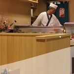 Kikuzushi - 落ち着いたカウンター席は思わぬ逸品料理と出会えます。