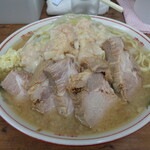 ラーメン二郎 - 小豚、にんにく＋あぶら