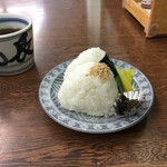 長田うどん - おにぎりは出汁を飲み干す際のアイテム