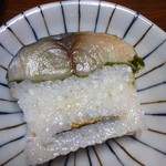 寿司食堂 一銀 - 鯖棒寿司のアップ