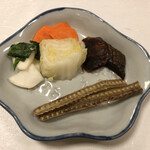 鰻はし本 - お新香と骨せんべい