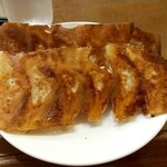 餃子専門店 祥雲 - キャベツ餃子(手前)、しいたけ餃子(奥)