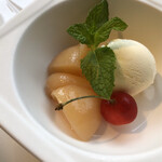 Zucchero - 山梨県産桃のコンポートとバニラアイス