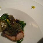 フロリレージュ - メイン二皿目：宮崎牛シビレのロースト　菜の花、モリーユ茸添え