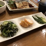 Hanamizuki - 五種盛りセットンのキュウリとわかめの酢の物、エビ団子、オクラの煮びたし