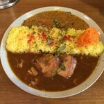 カレーの店 八月 - ポークカレー＋キーマ