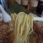 中華そば 吾衛門 - 麺は中細で硬めな茹で加減が旨い(*^^)v