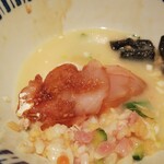 UOHARU - 海鮮丼はご飯が少なくなったら出汁を入れてもらいお茶漬けに