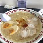 双喜紋 - ネギ抜き、ニンニク・辛味アリアリ
      の超コッテリ仕様！トッピングは味付けたまご