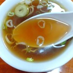 中華料理叙香園 - 五目やきそばの中華スープ