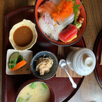 Tsukamoto Sengyoten - 特上海鮮丼(1100円)