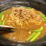 台湾料理 豊源 - 少しピリ辛なスープです。