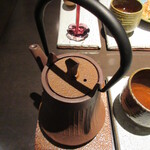 日本料理 TOBIUME - 本日デビューの鉄瓶に出汁