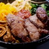 KOREAN IZAKAYA ジャン - 上カルビビビンバ丼　1,500円税込　サラダ、キムチ、スープ付き