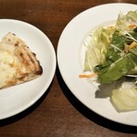 Naporinoshokutaku - ツナマヨコーンピッツァ&サラダ