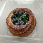 パン・オ・スリール - ブルーベリーデニッシュ