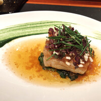 ラトリエ ドゥ ジョエル・ロブション - 北海道産エイ 梅干で酸味を効かせたブールノワゼットと共に