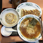 日高屋 - A 1中華＋半チャーハン＋餃子　850円