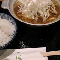 一誠 - 豆腐の質が落ちたな・・・ 汁はうまいし肉もなかなかだがな