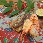 とんかつ 武蔵 - 干した海老と脂ノリノリのいわし