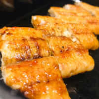 ひつまぶし名古屋備長 大名古屋ビルヂング店 - 【白焼き】3,278円
                    ワサビで、いただきます。