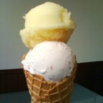 アイスクリーム工房 南風 - オレンジといちごミルク