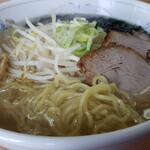 佐久良 - 麺のアップです。