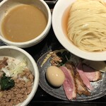 鴨出汁中華蕎麦 麺屋yoshiki - 特製鴨出汁つけ麺＋炙り鴨肉と鴨挽肉丼