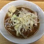ラーメン二郎 - ラーメン 780円　麺半分・ヤサイ少な目にんにく
