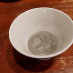 麺や而今 - 伊吹水出汁テイスティング