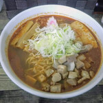 手打ちラーメン 森清 - 麻辣ラーメン！赤い！このメニューだけコロコロチャーシューが入っている！