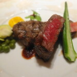 Restaurant Avant - 牛ロースのステーキ ソース・マルシャン・ド・ヴァン